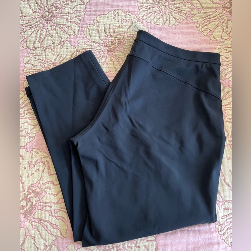 Lululemon On the Move black pants